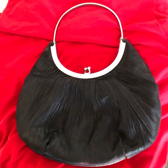 La Regale Vintage black silk evening bag. - Picture 3 of 5